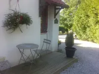 Gite Hôtel Chambre d' hôtes et Roulottes et du Ternois Hotels in Pas-de-Calais