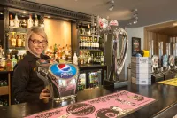 The Raven’s Cliff Lodge by Marston's Inns Hôtels à : Shotts