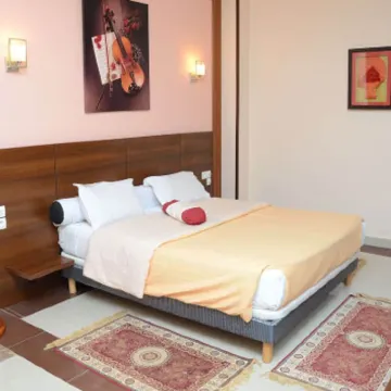 Ambassadeurs Oran Hotels near Sumas Mountain Inter-Regional Park