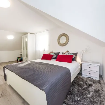 Navis Luxury Apartments