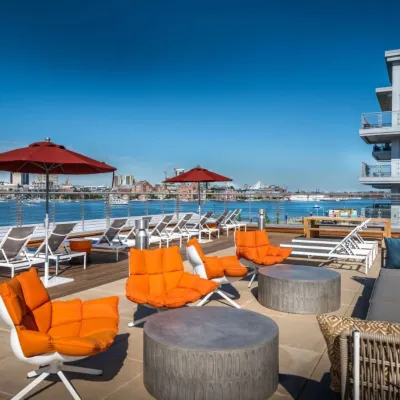 Global Luxury Suites East Boston Отели рядом с достопримечательностью «Музей Конституции USS»