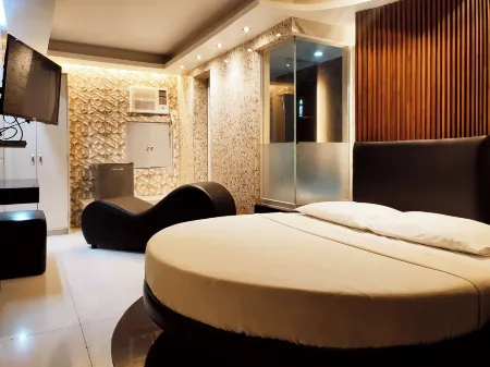 One Serenata Hotel Bacoor Отели рядом с достопримечательностью «Island Cove Resort»