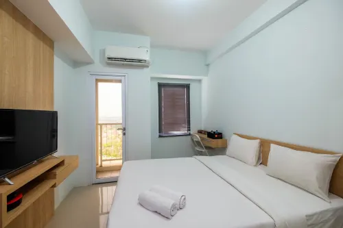 Comfy and Nice Studio Apartment at Tamansari Mahogany - parking
