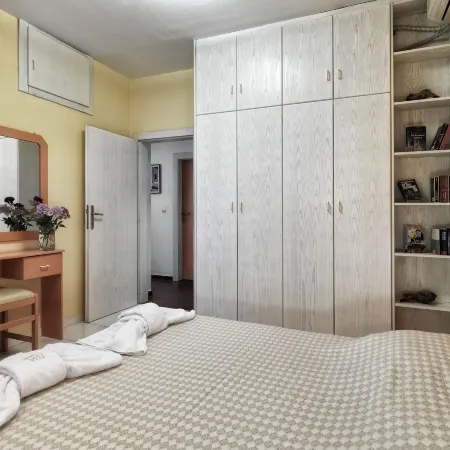 Elia Apartments