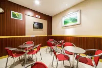 OYO 279 Deli Homestay Hotels in Kesawan