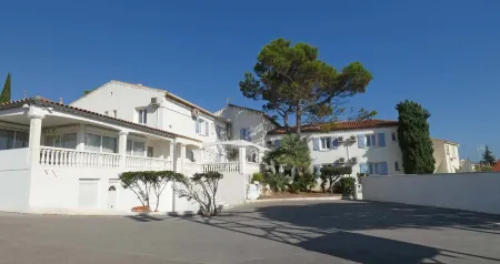 Le Sarac Hôtel Отели в г. Сен-Гиро