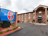 Motel 6 Milwaukee, WI - Glendale Hotels in Glendale