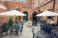 The Old Coffee Tavern Hotels in Warwick
