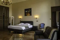 Domaine du Chateau de La Neuville Hotel a Huy