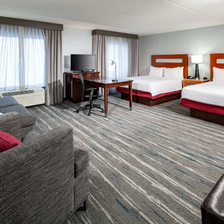 Hampton Inn & Suites St. Louis at Forest Park