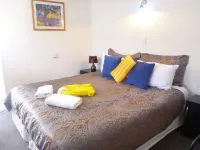 Fernleaf Motel Hotels in Victoria
