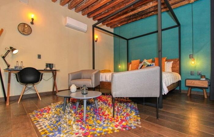 Antigua Trece Hotel Fusión