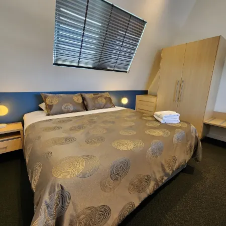 Semaphore Blue Apartments