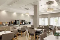 La Quinta Inn & Suites by Wyndham Brownsville North - Frühstück