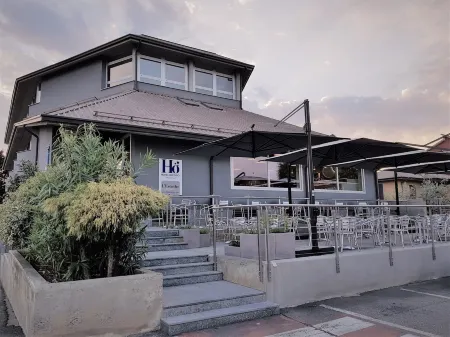 Hotel Oleggio Malpensa Отели в г. Vaprio D'agogna