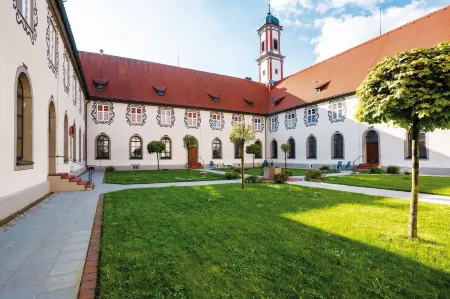 KurOase im Kloster Отели в г. Бад-Вёрисхофен