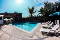 Dharma Beach - Pools