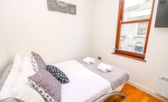 Studio Flat Near Liverpool st & Shoreditch London.