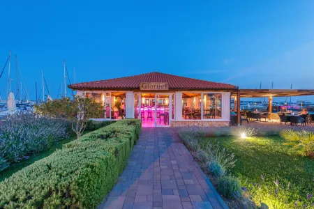 Marina Baotić Apartments Отели в г. Трогир