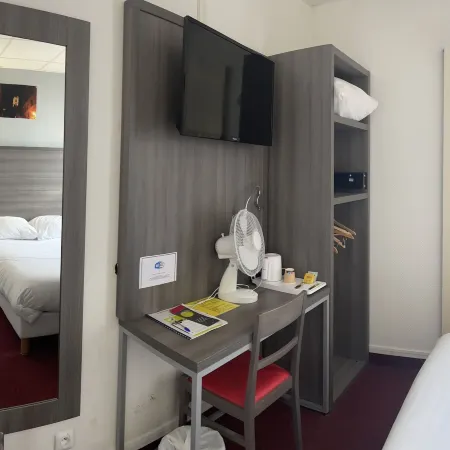 Hotel Lilas Gambetta Отели рядом с достопримечательностью «20-й округ: Менилмонтан»