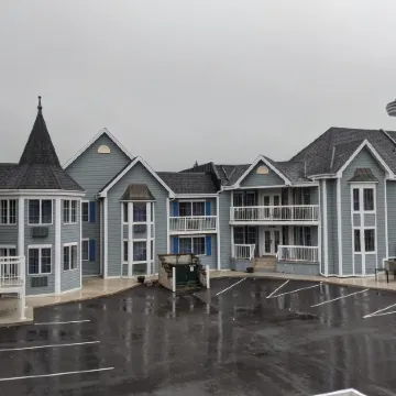 Falls Lodge & Suites Отели рядом с достопримечательностью «Галерея Дердевил»