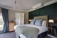 Warbrook House Heritage Hotel