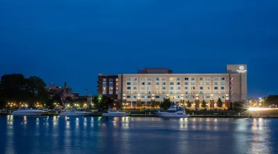 DoubleTree by Hilton Hotel Bay City-Riverfront Hotel di 