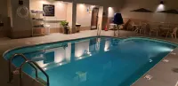 MainStay Suites Springfield IL - ที่มีสระว่ายน้ำ