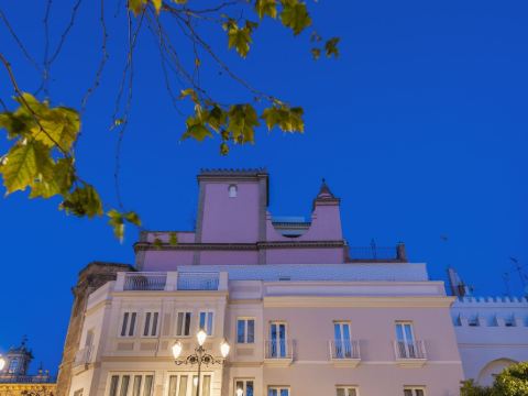 Torre Homenaje Historical Suites