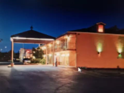 Mountain Home Inn Hotels in Baxter County