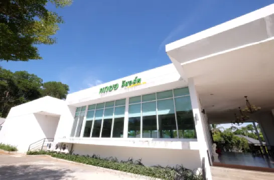 ยกยอ รีสอร์ท โรงแรมใกล้ท่าเรือปากเมง