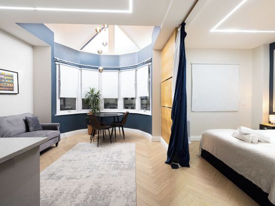 London Studios and Suites