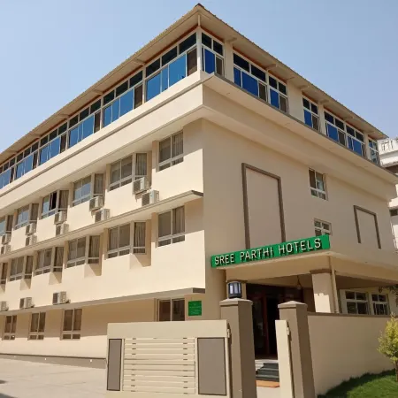 Sreeparthi Hotel