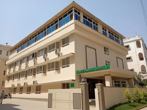 Sreeparthi Hotel