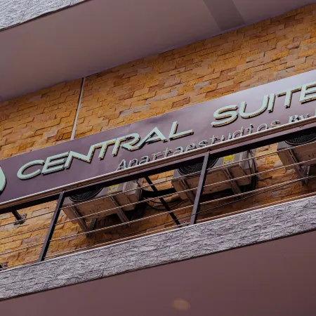 Central Suites by H&R
