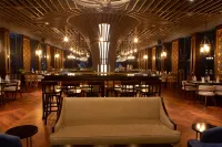 Avenzel Hotel & Convention Cibubur - Bares
