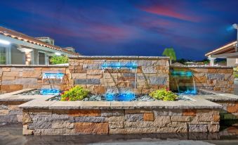 Traveler's Inn Williams, CA Modern Renovated Hotel - Housity