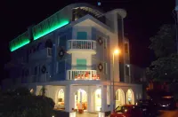 Hotel Biancaneve Wellness فنادق في San Costanzo