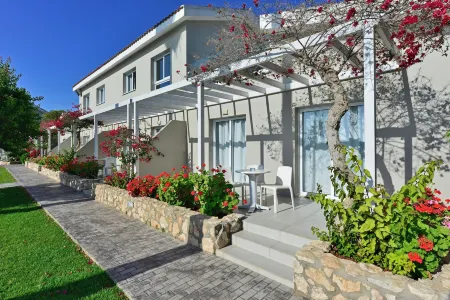 Mon Repos Hotel Отели в г. Айя Напа