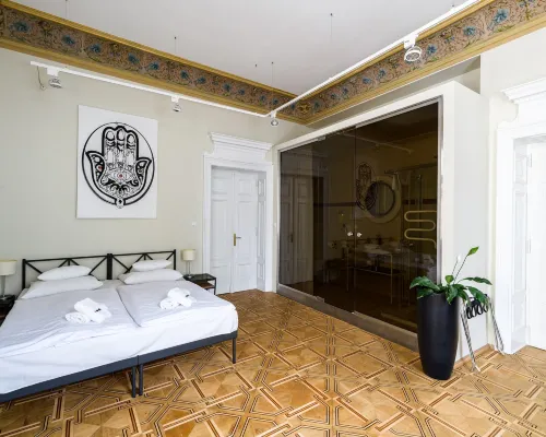 Home Aparthotel Các khách sạn gần Tiếng gầm