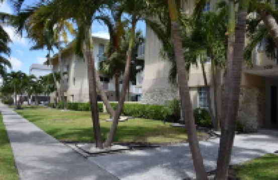 코럴 리프 앳 키 비스케인