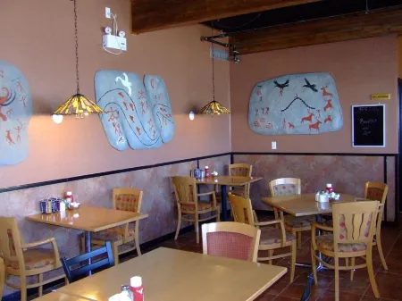 The Yukon Inn Отели в г. Юкон