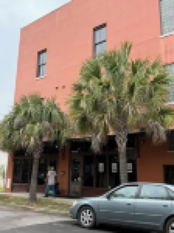 Charming studio apartment , free parking, WiFi in historic downtown Mobile