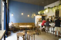 Georges Hostel & Café - bar
