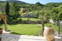 Les Frejals Hotels in Les Vignes