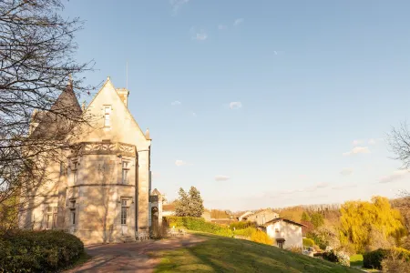 Château de Périgny, the Originals Relais