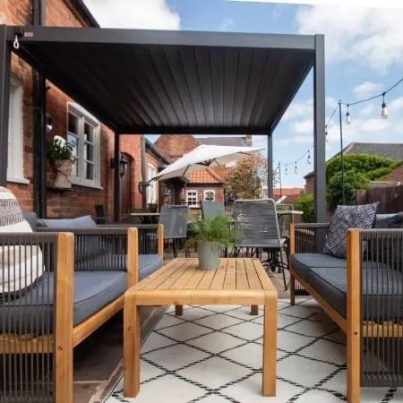 The Wheatsheaf Pub, Kitchen & Rooms