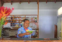 Beachfront Resort - bar
