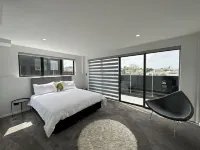 Royal Residency Hotels in Royal Oak