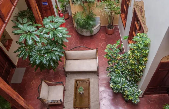 聖路西亞屋 - 廣場酒店